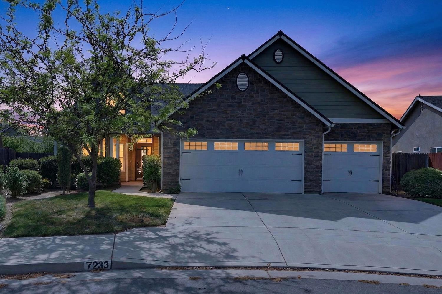 7233 W San Carlos Ave, Fresno, CA 93723