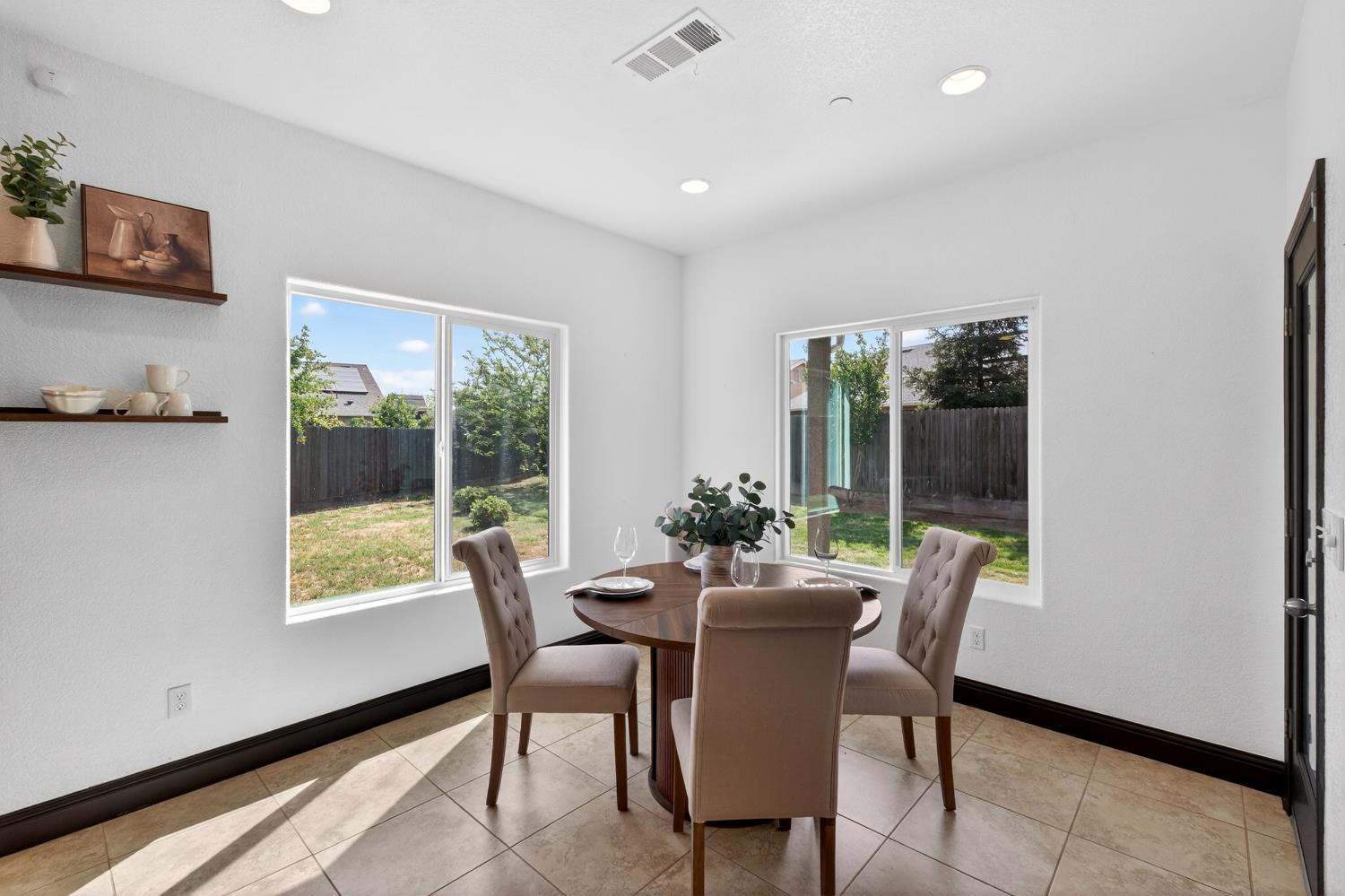 7233 W San Carlos Ave, Fresno, CA 93723