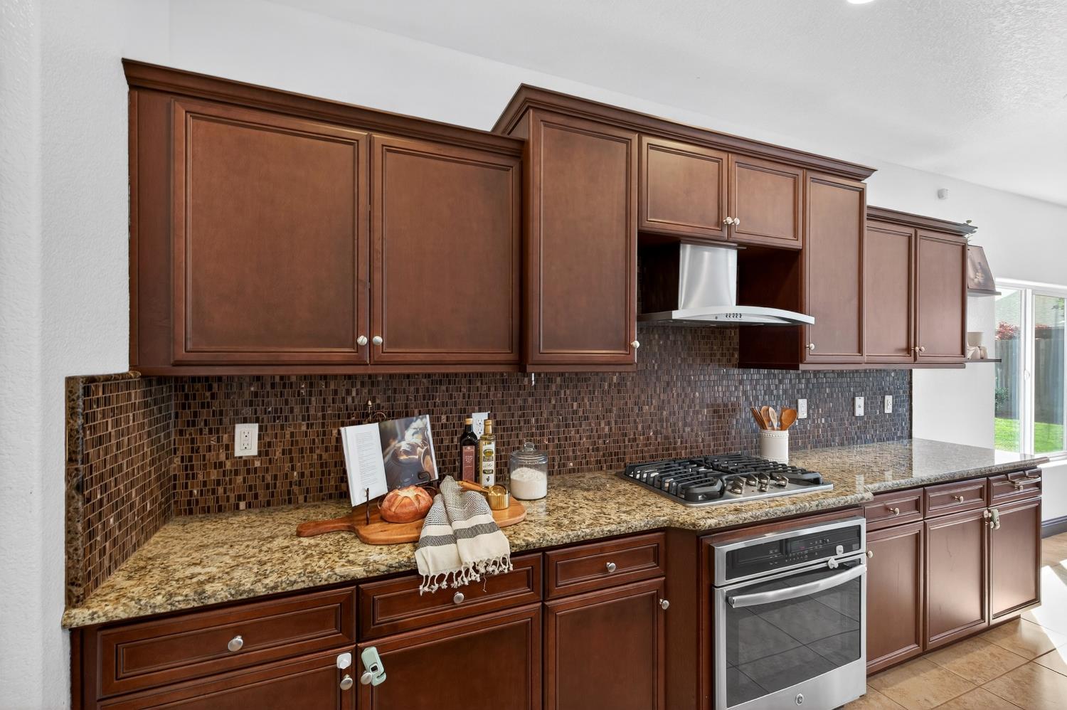 7233 W San Carlos Ave, Fresno, CA 93723