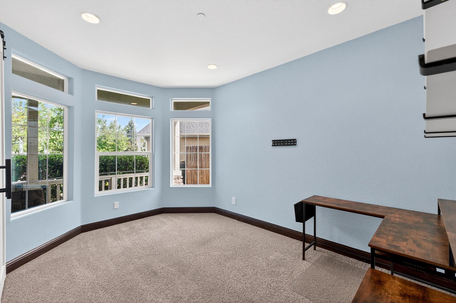 7233 W San Carlos Ave, Fresno, CA 93723