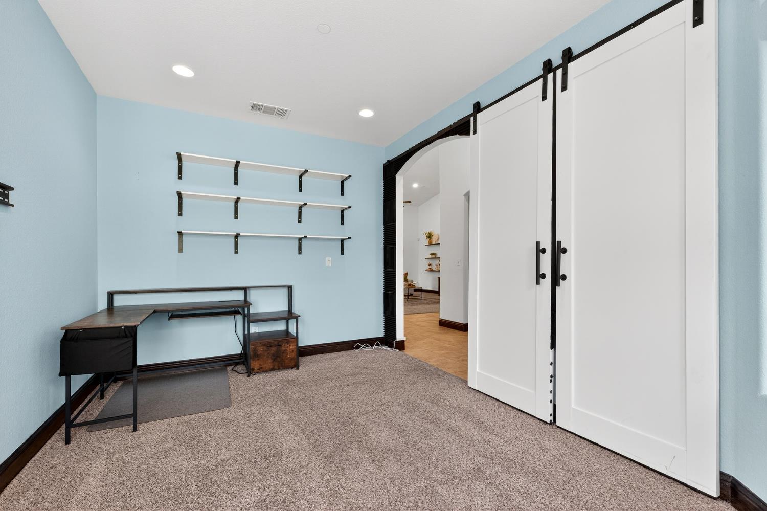 7233 W San Carlos Ave, Fresno, CA 93723