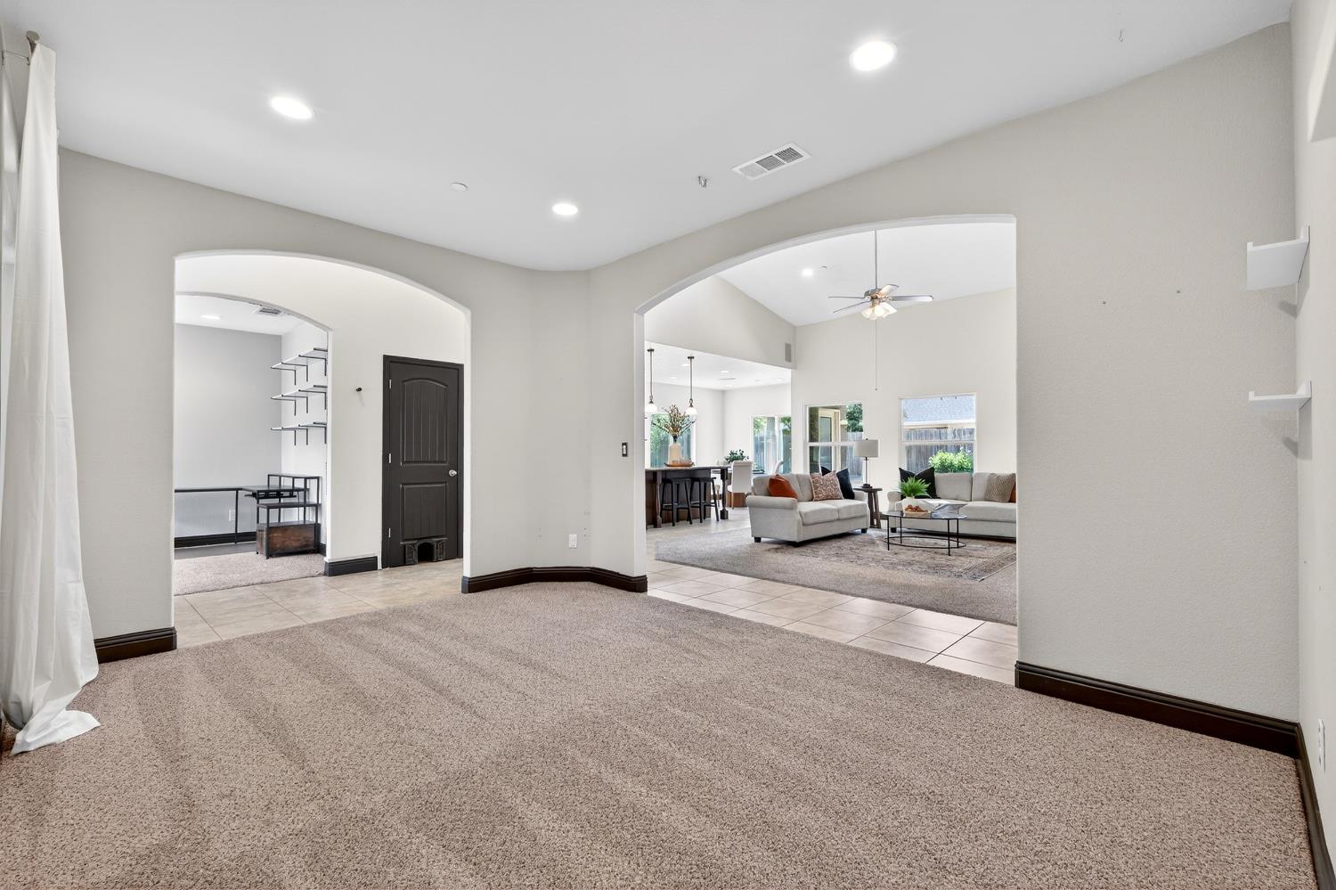 7233 W San Carlos Ave, Fresno, CA 93723