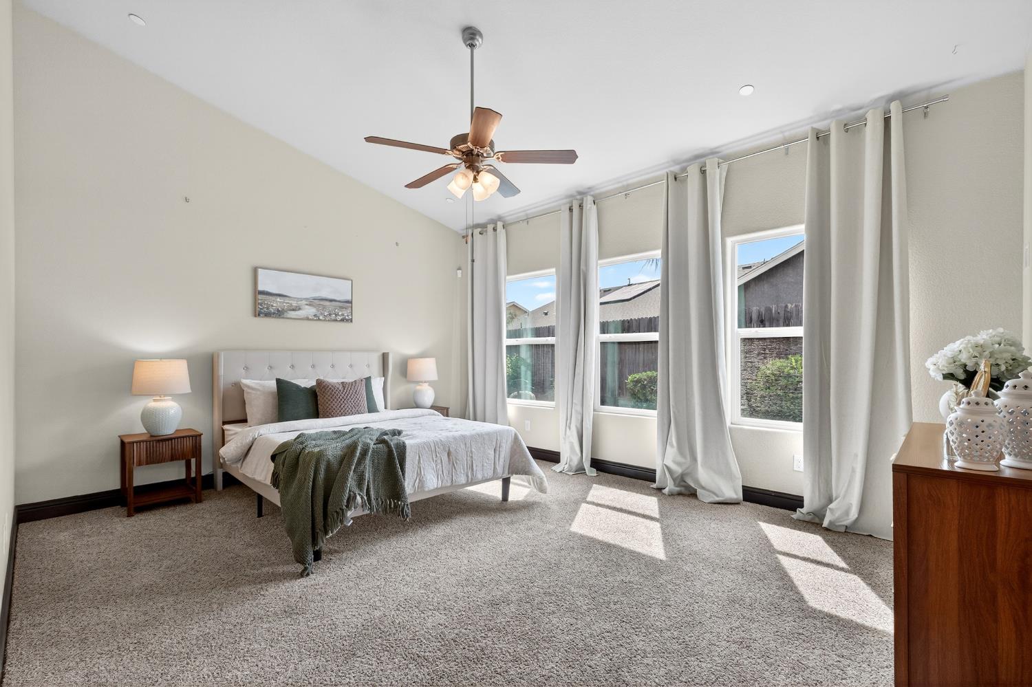 7233 W San Carlos Ave, Fresno, CA 93723