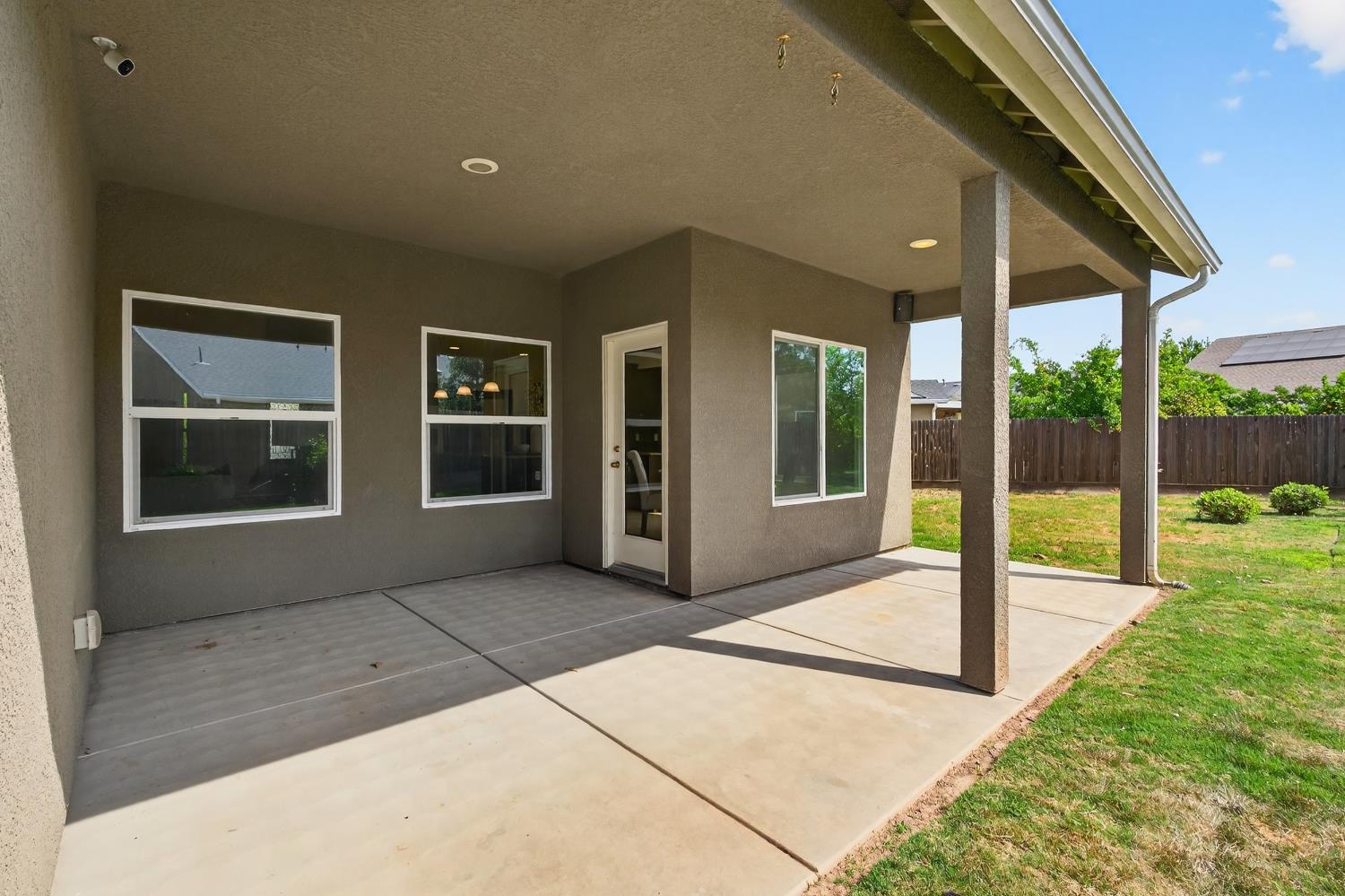 7233 W San Carlos Ave, Fresno, CA 93723