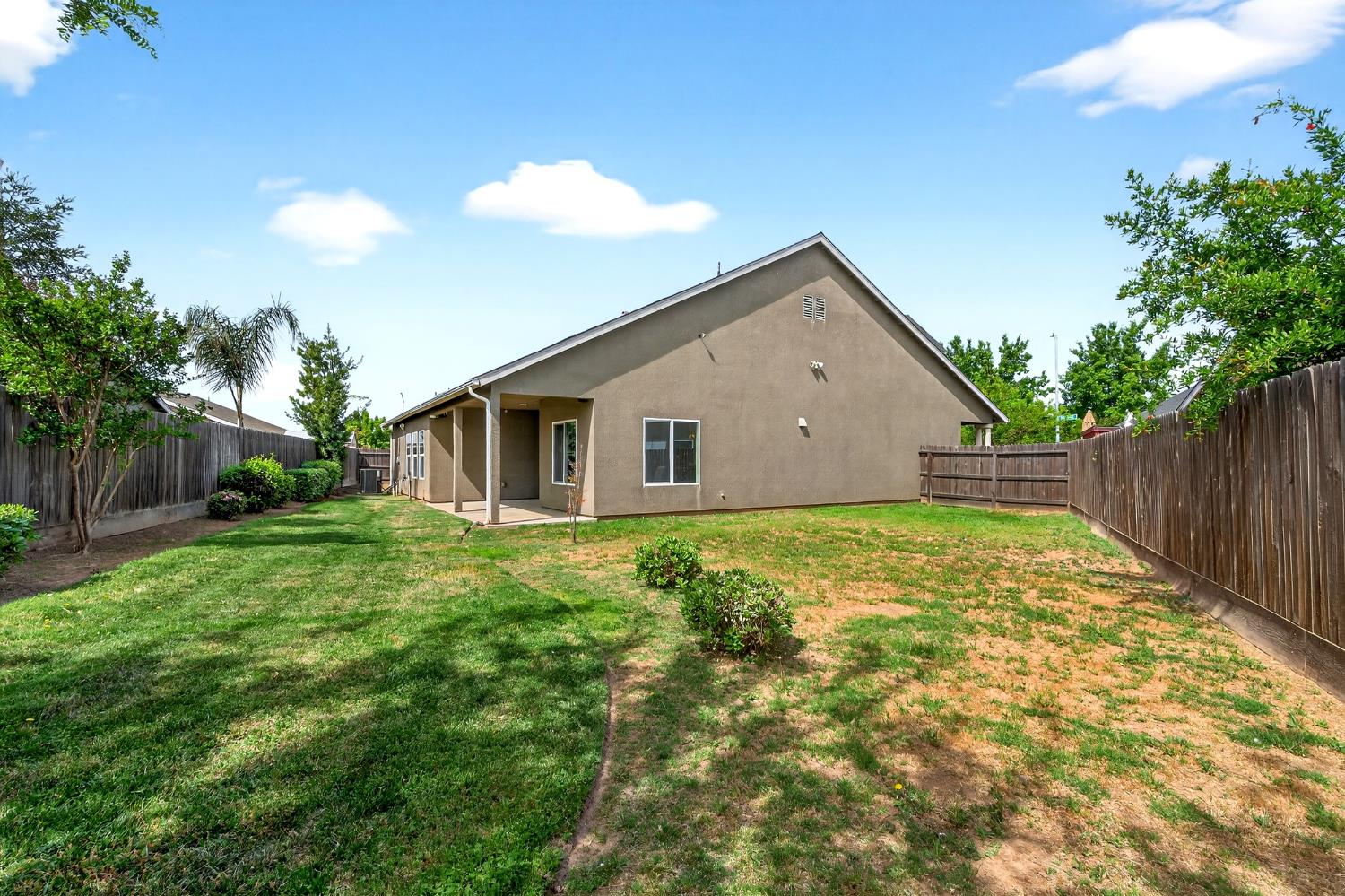 7233 W San Carlos Ave, Fresno, CA 93723