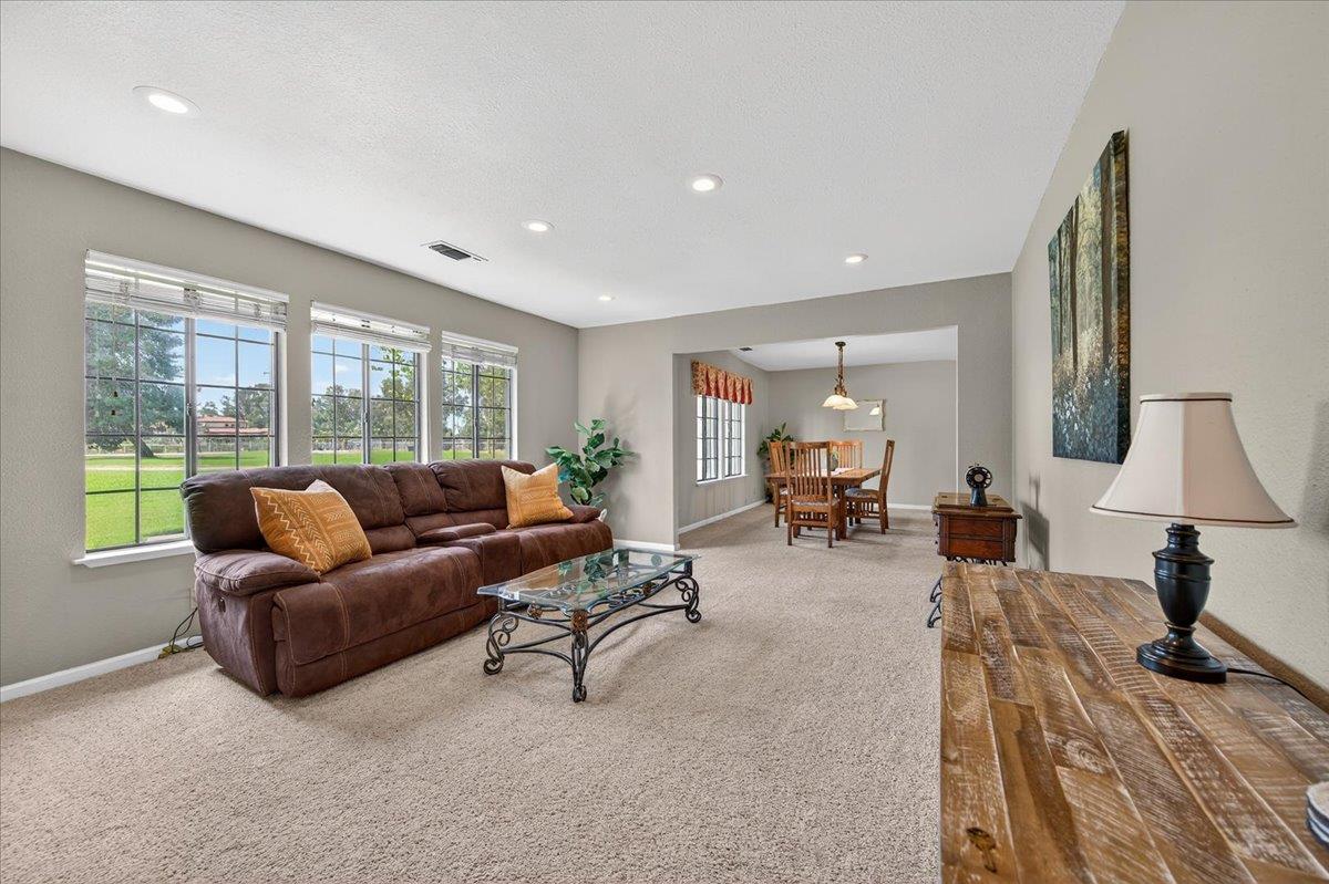 11640 E Sierra Ave, Clovis, CA 93619