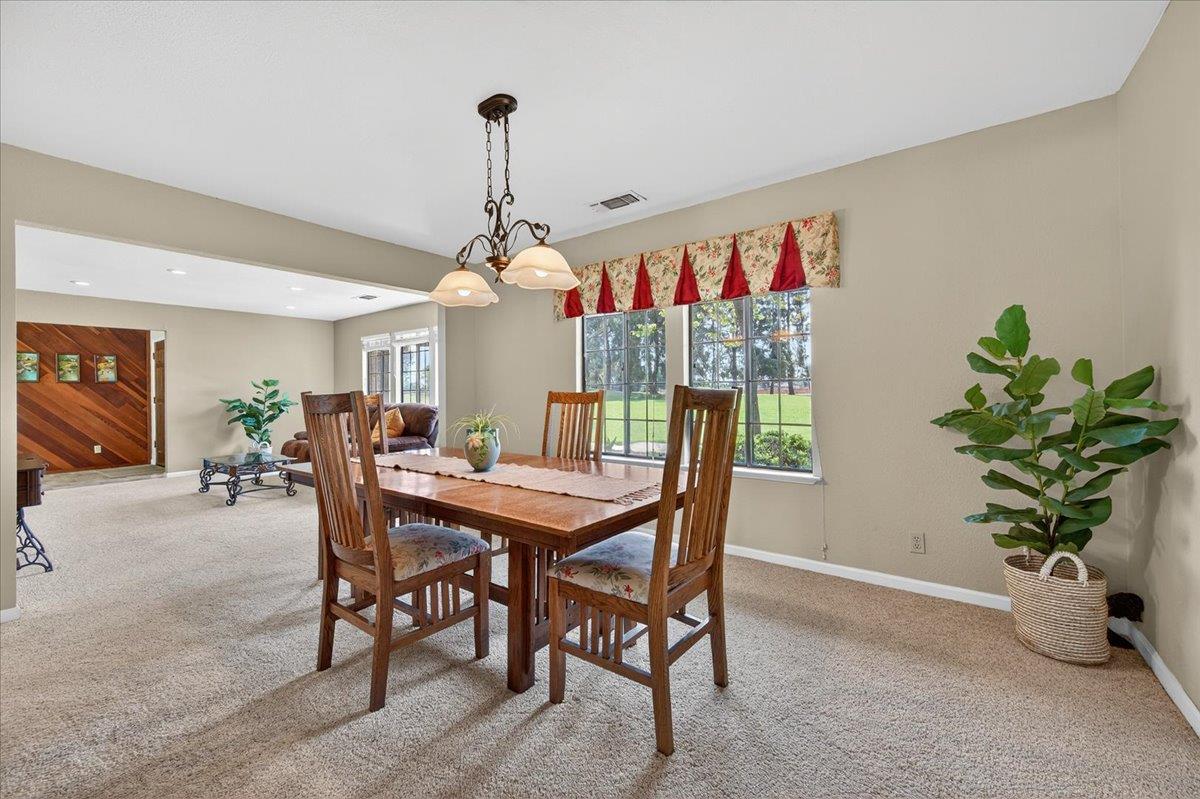 11640 E Sierra Ave, Clovis, CA 93619