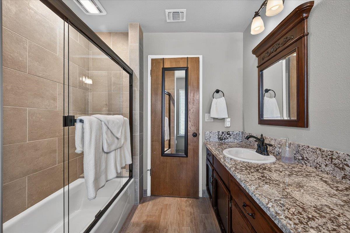 11640 E Sierra Ave, Clovis, CA 93619