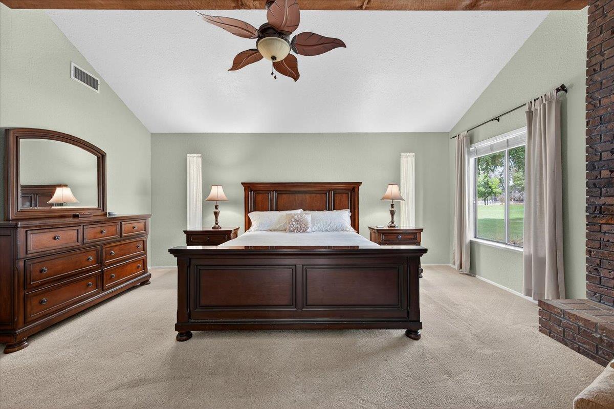 11640 E Sierra Ave, Clovis, CA 93619