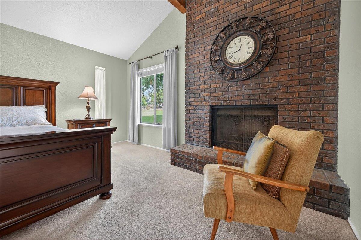 11640 E Sierra Ave, Clovis, CA 93619