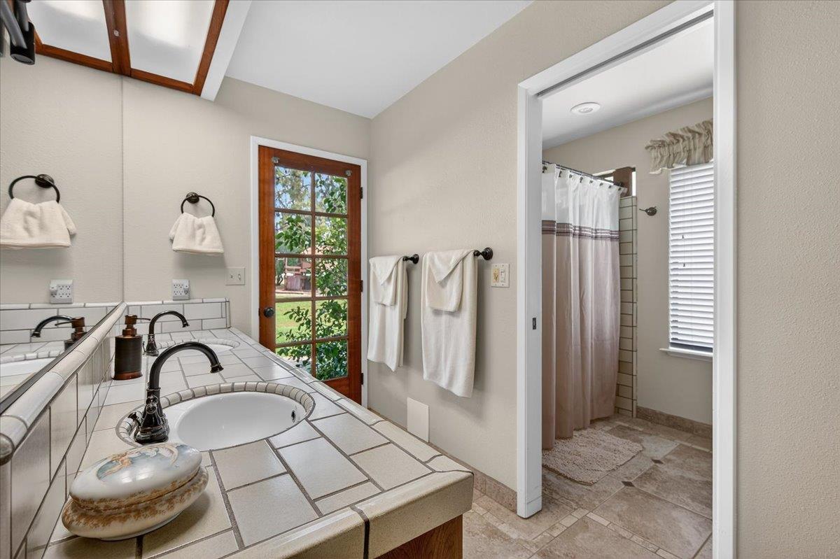 11640 E Sierra Ave, Clovis, CA 93619