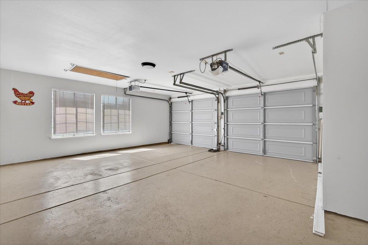 11640 E Sierra Ave, Clovis, CA 93619