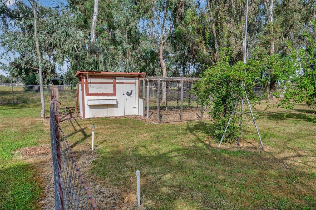 11640 E Sierra Ave, Clovis, CA 93619