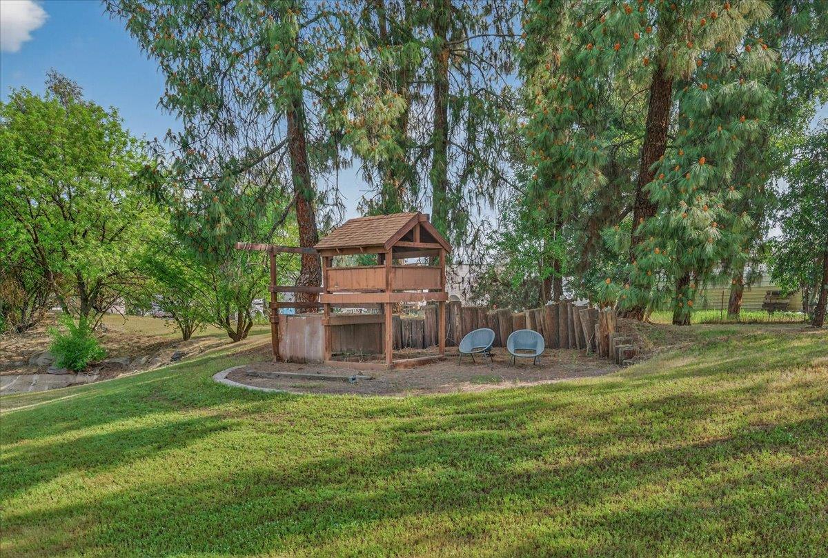 11640 E Sierra Ave, Clovis, CA 93619