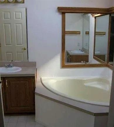 11640 E Sierra Ave, Clovis, CA 93619