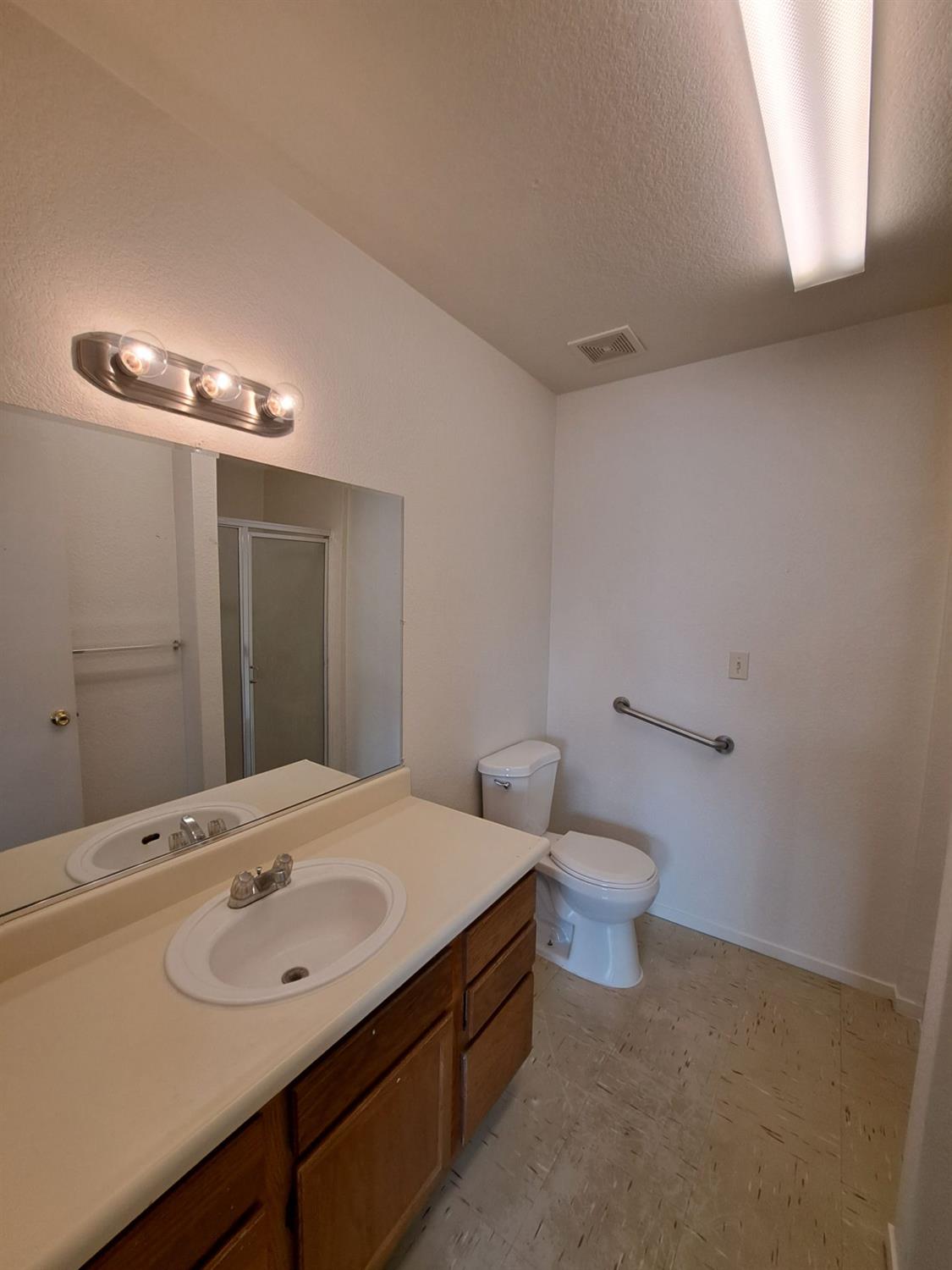 12486 Georgia Ln, Madera, CA 93637