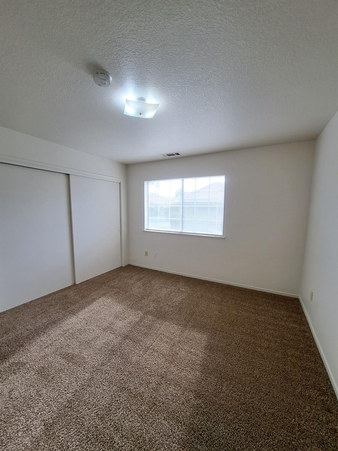 12486 Georgia Ln, Madera, CA 93637