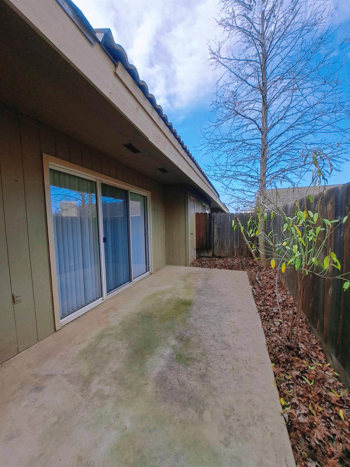 12486 Georgia Ln, Madera, CA 93637