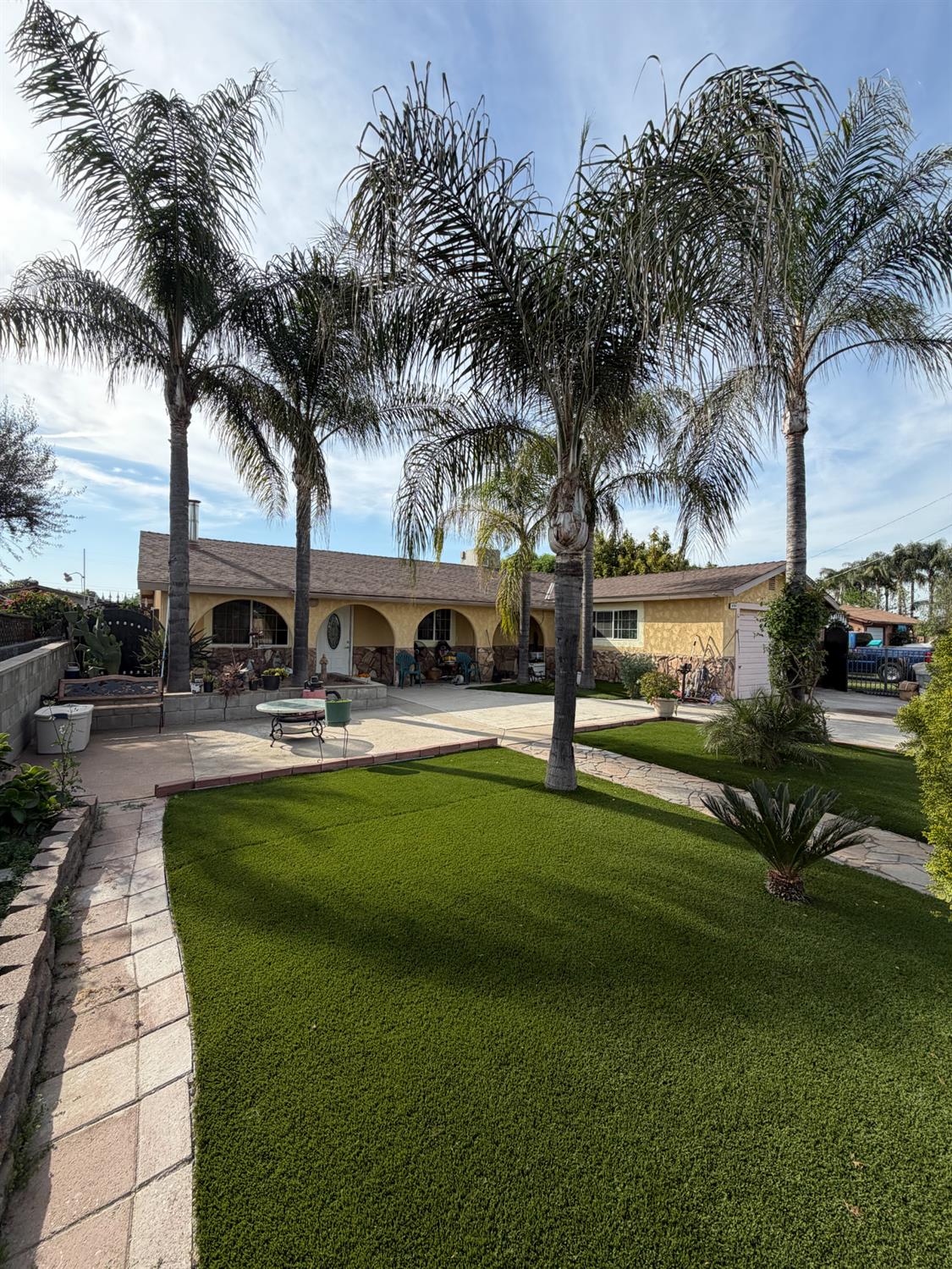 8767 S Rodriguez Ave, Parlier, CA 93648