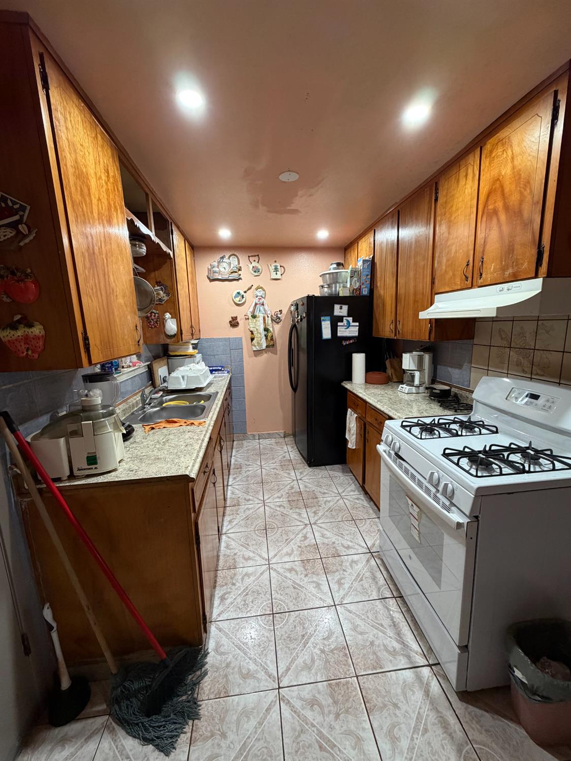 8767 S Rodriguez Ave, Parlier, CA 93648