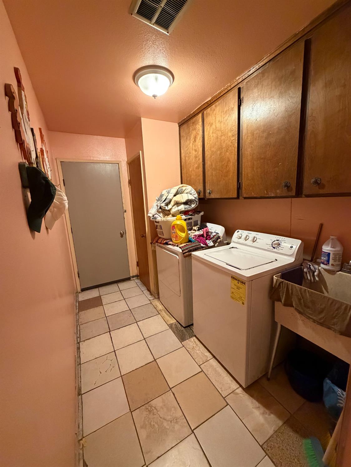 8767 S Rodriguez Ave, Parlier, CA 93648