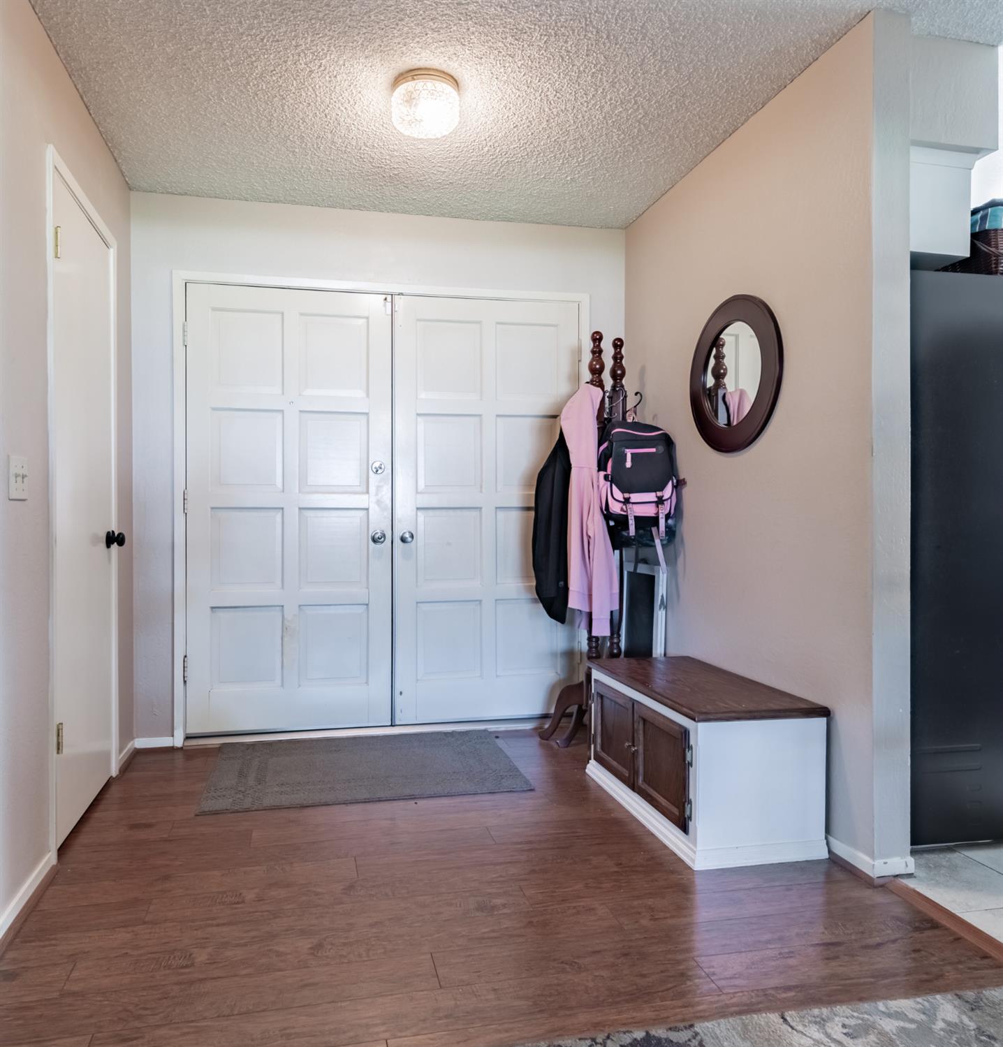 911 Stanford Ave, Clovis, CA 93611