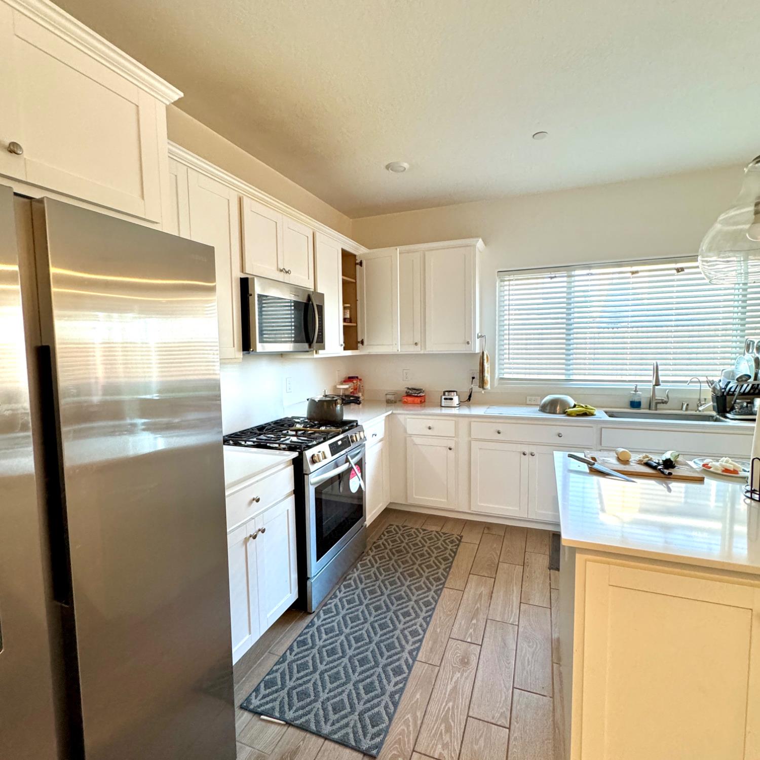 7012 W Donner Ave, Fresno, CA 93723