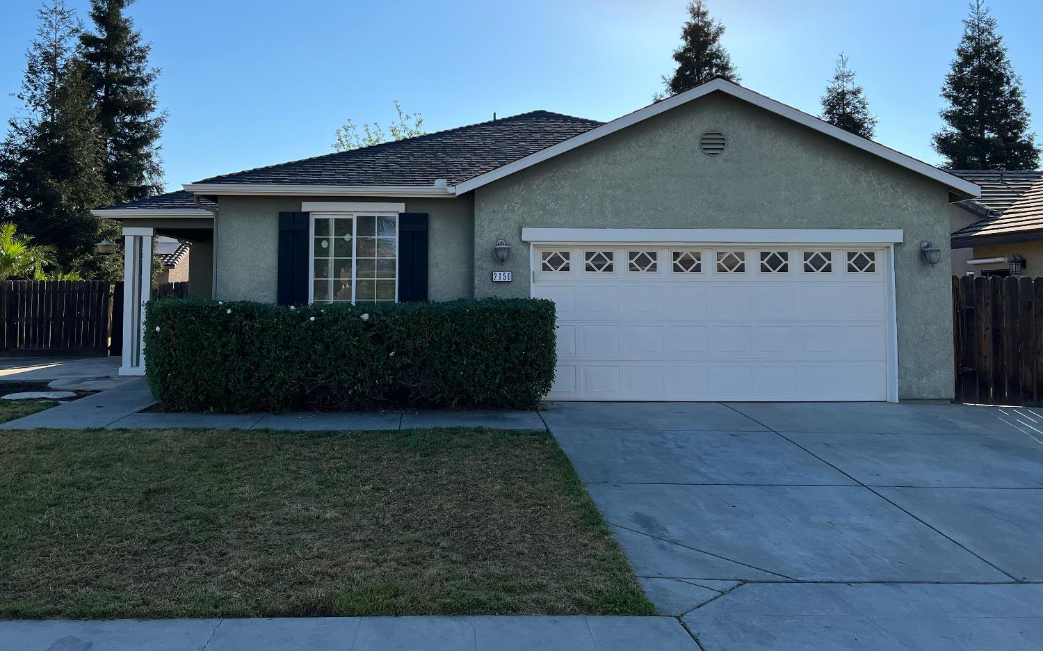2150 N Rosendo Ave, Fresno, CA 93722
