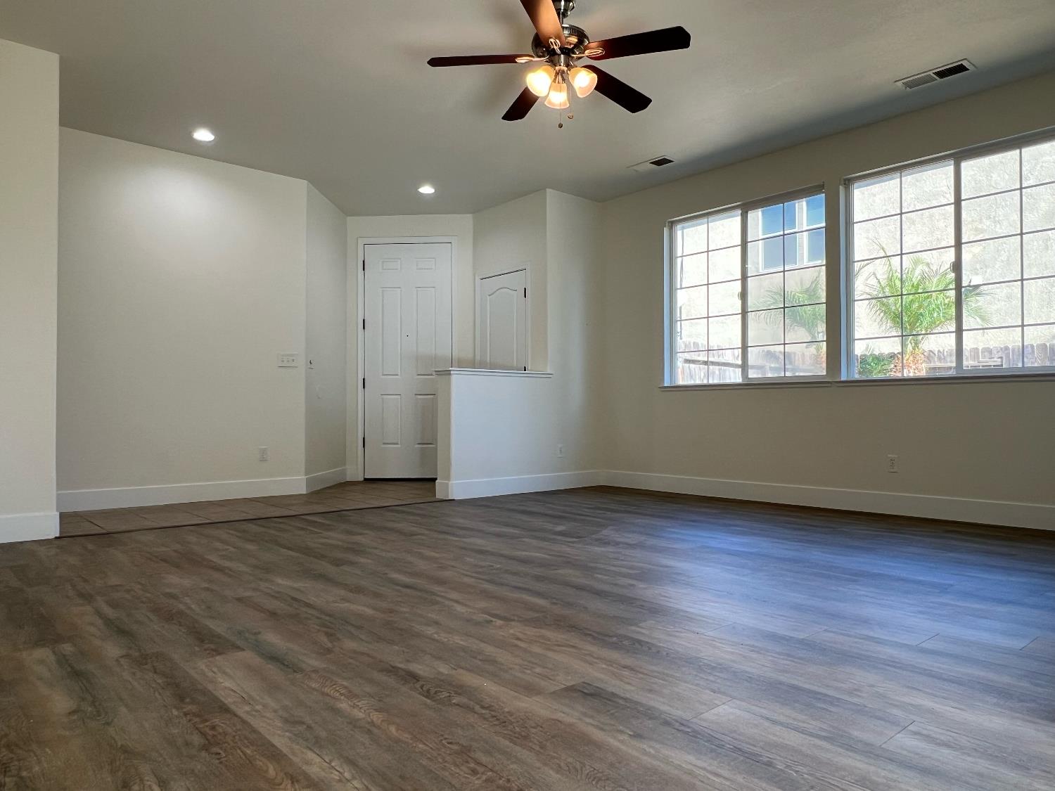 2150 N Rosendo Ave, Fresno, CA 93722