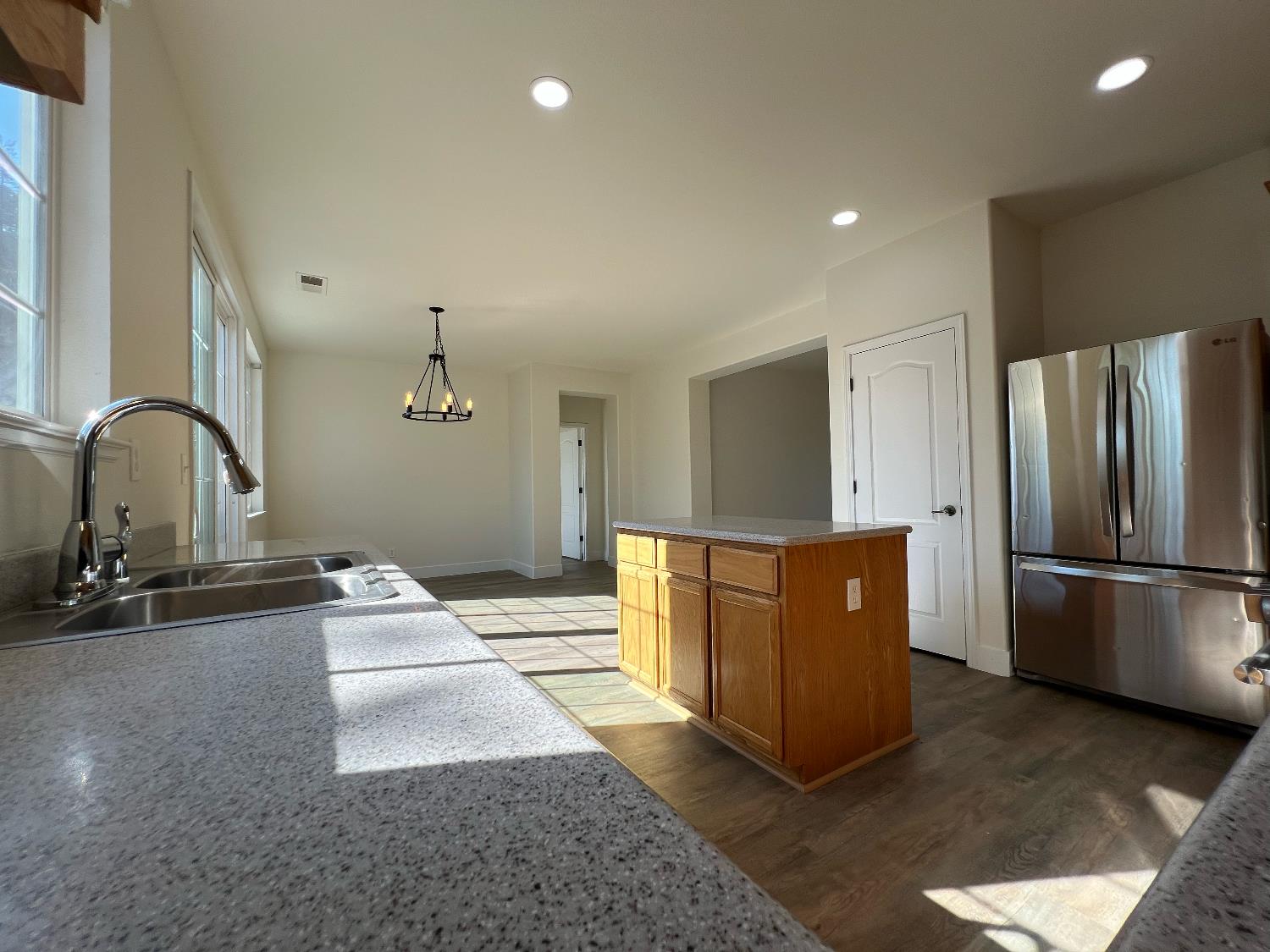 2150 N Rosendo Ave, Fresno, CA 93722