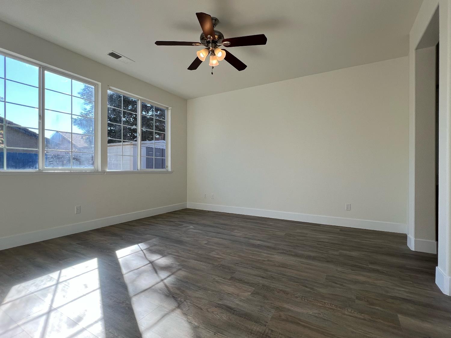 2150 N Rosendo Ave, Fresno, CA 93722