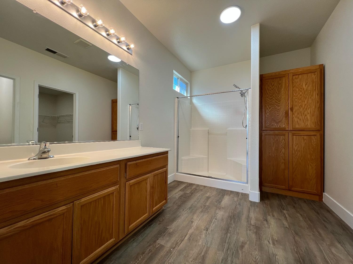 2150 N Rosendo Ave, Fresno, CA 93722