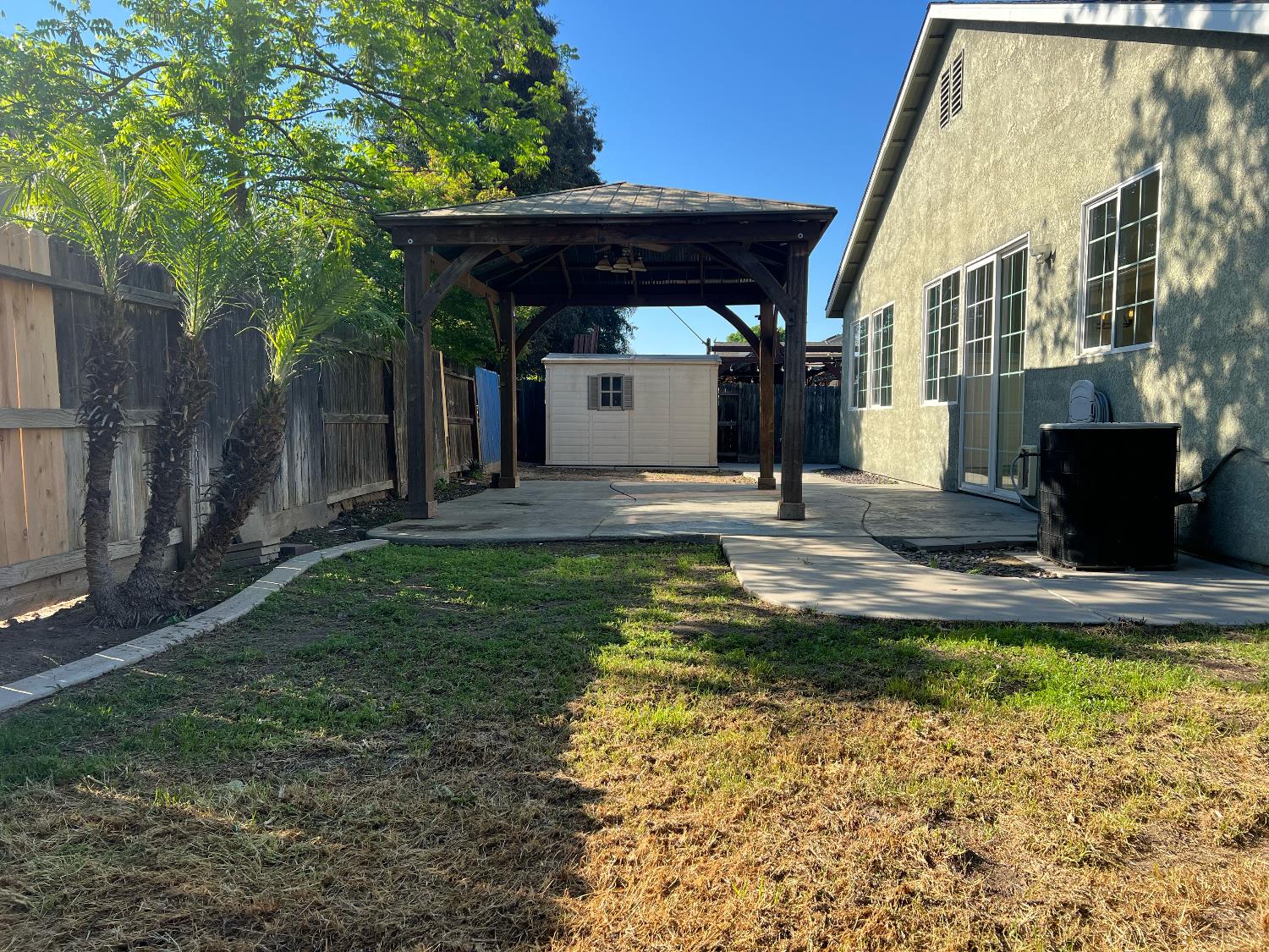 2150 N Rosendo Ave, Fresno, CA 93722