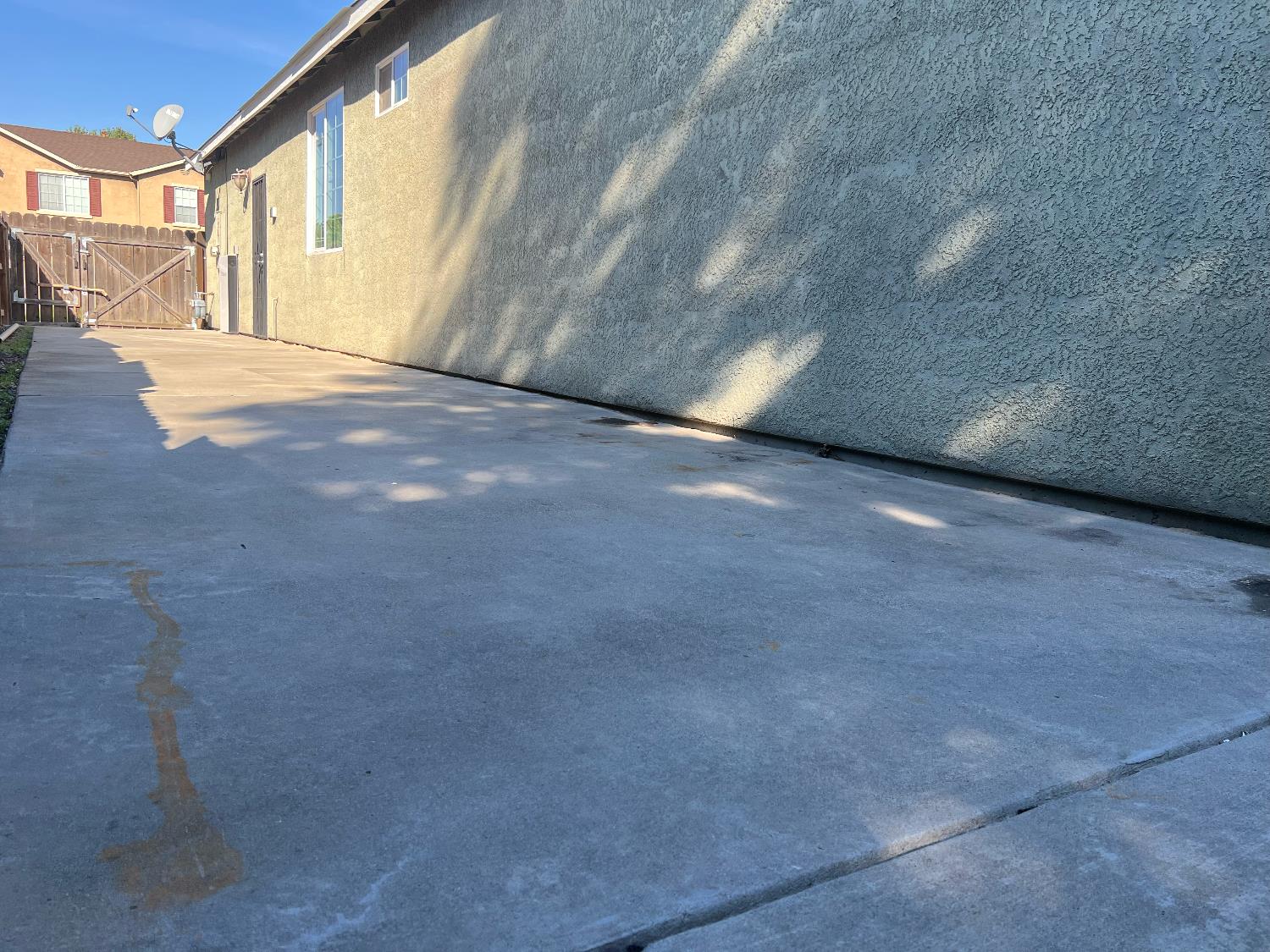 2150 N Rosendo Ave, Fresno, CA 93722