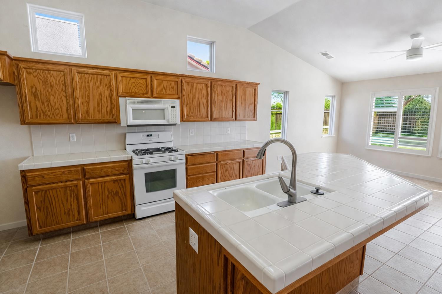 721 Via Cerioni, Madera, CA 93637