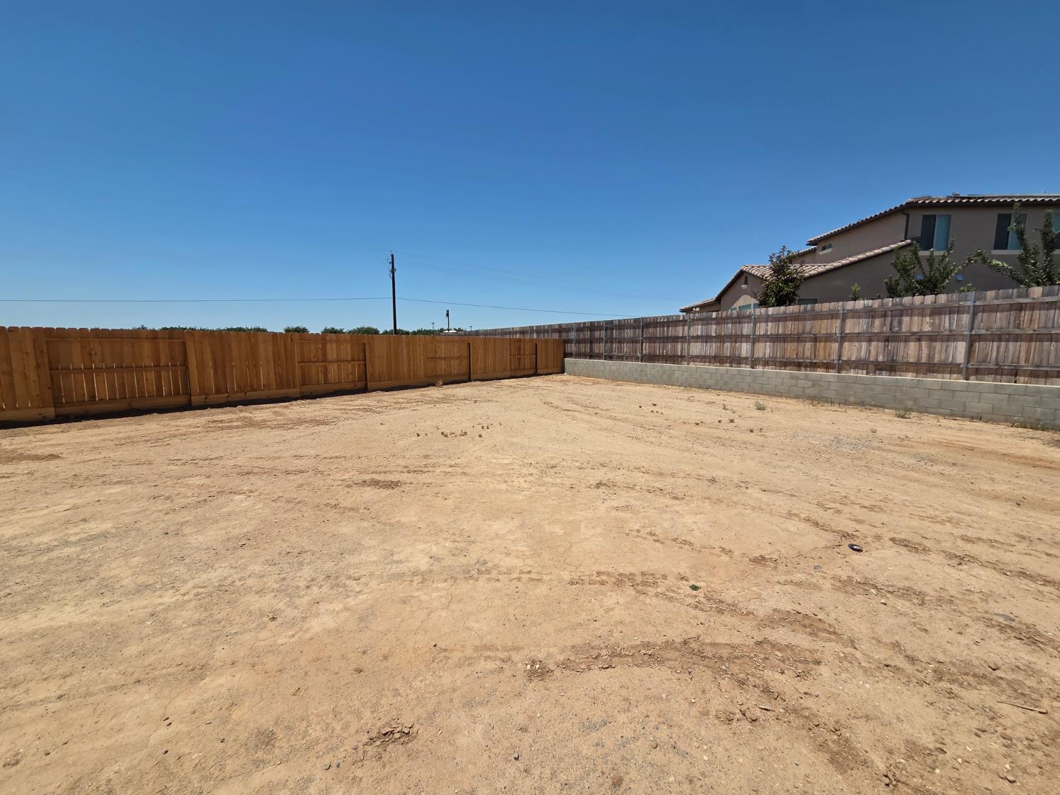 1187 Milestone Rd W, Madera, CA 93636
