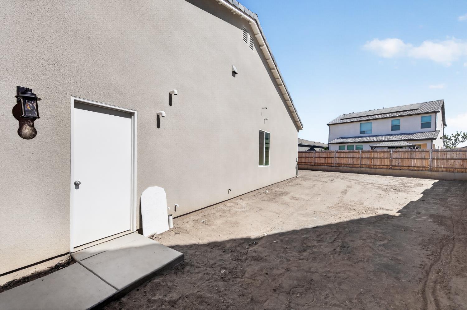 1187 Milestone Rd W, Madera, CA 93636
