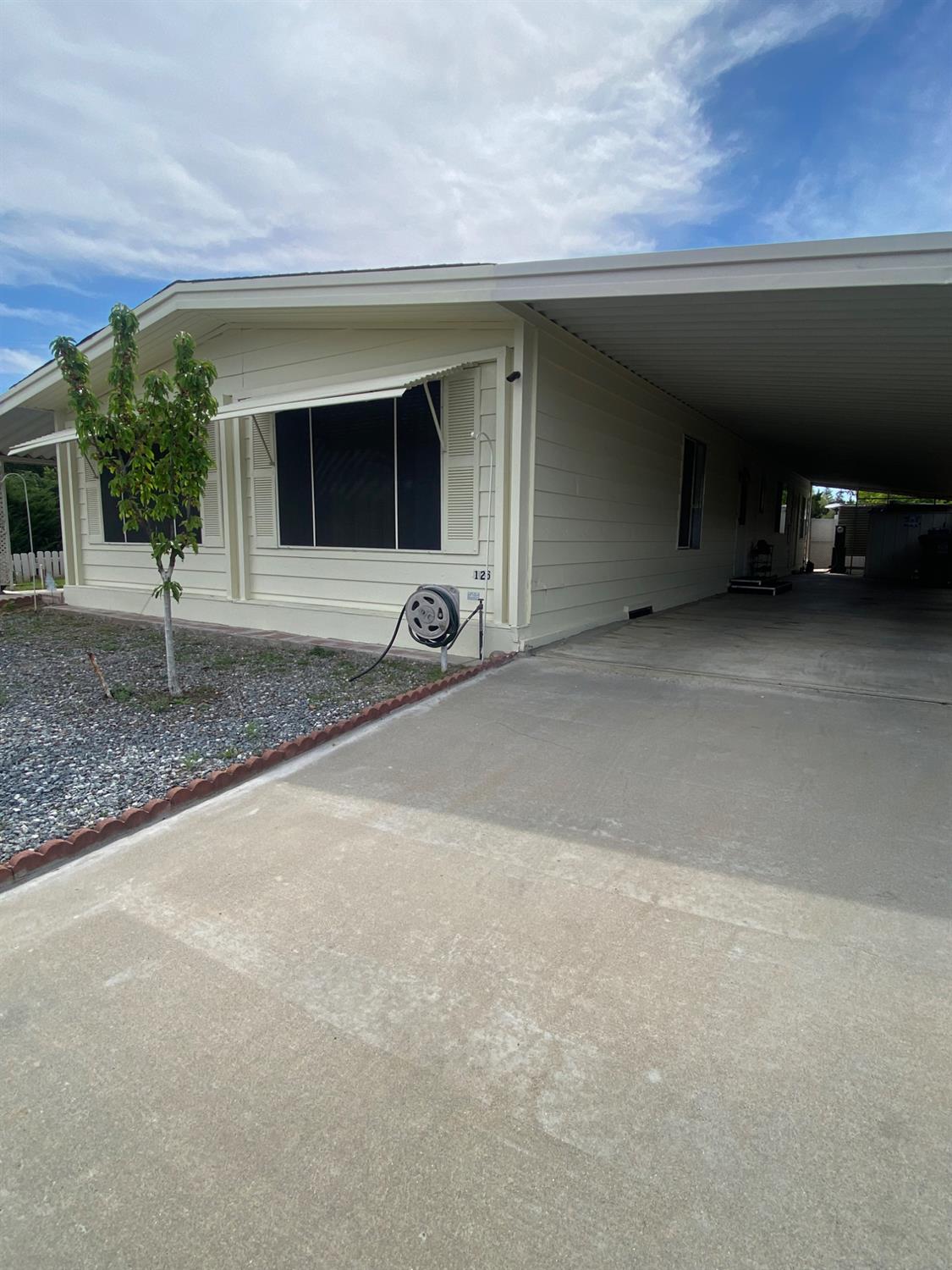 1300 W Olson Ave #126, Reedley, CA 93654