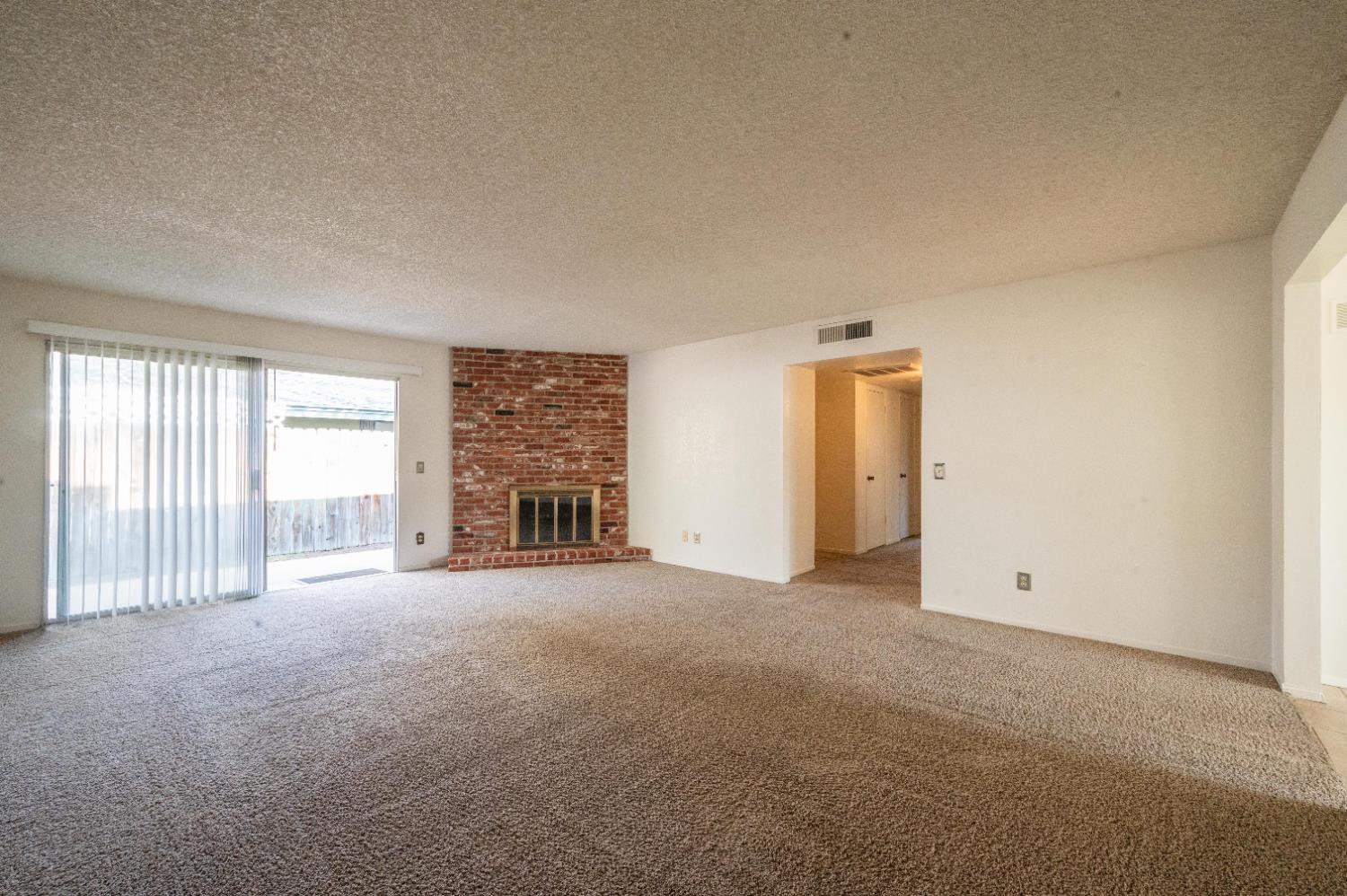 6416 N Remington Ave, Fresno, CA 93704