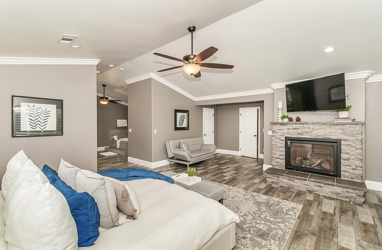 7010 S Frankwood Ave, Reedley, CA 93654