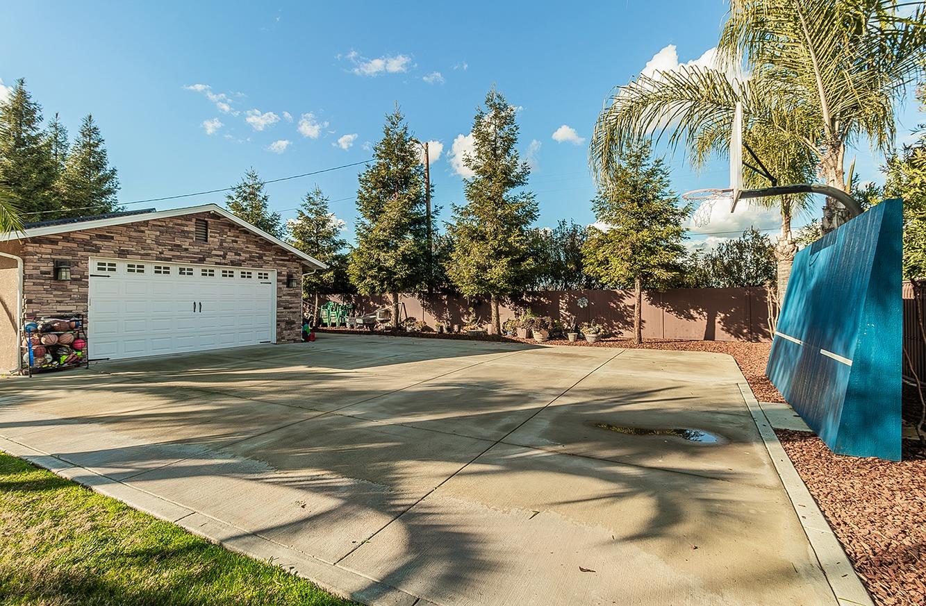 7010 S Frankwood Ave, Reedley, CA 93654