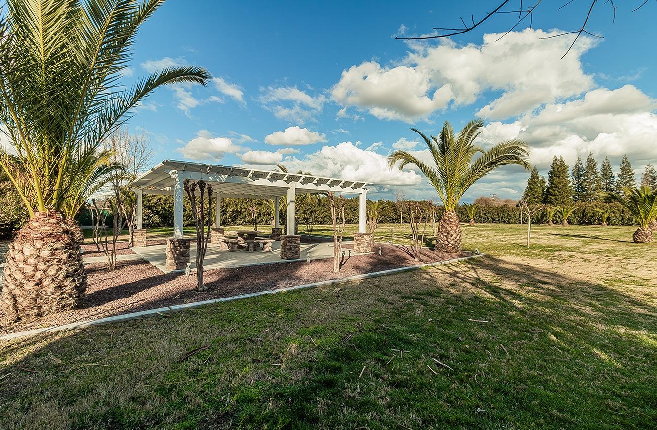 7010 S Frankwood Ave, Reedley, CA 93654