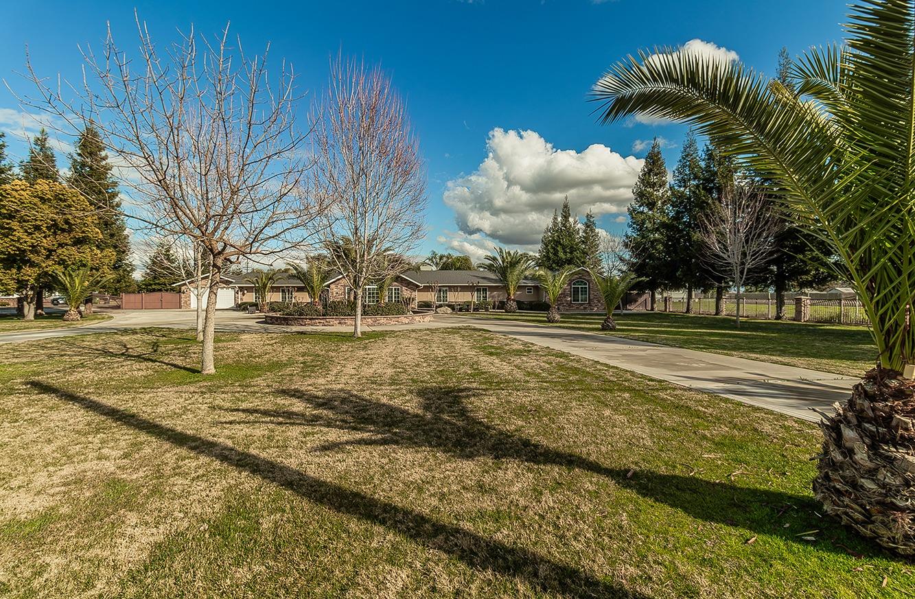 7010 S Frankwood Ave, Reedley, CA 93654