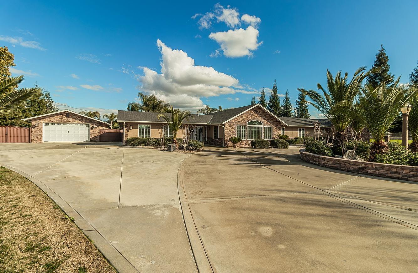 7010 S Frankwood Ave, Reedley, CA 93654
