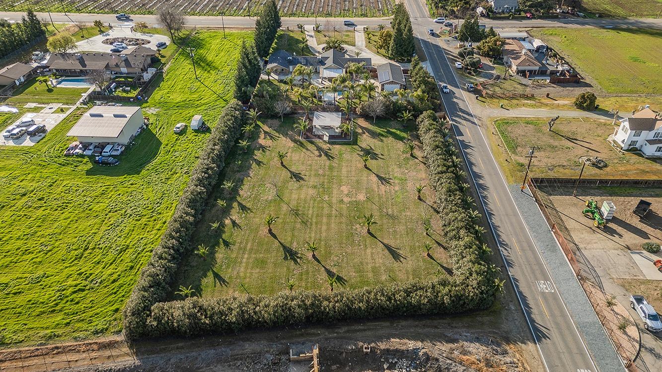 7010 S Frankwood Ave, Reedley, CA 93654