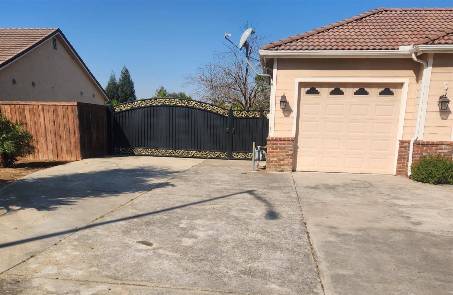 2684 Armstrong Ave, Clovis, CA 93611