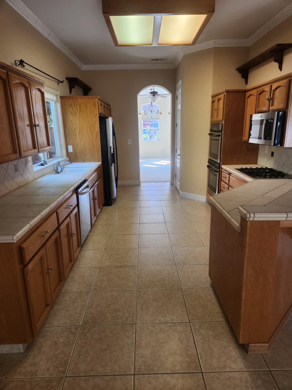 2684 Armstrong Ave, Clovis, CA 93611