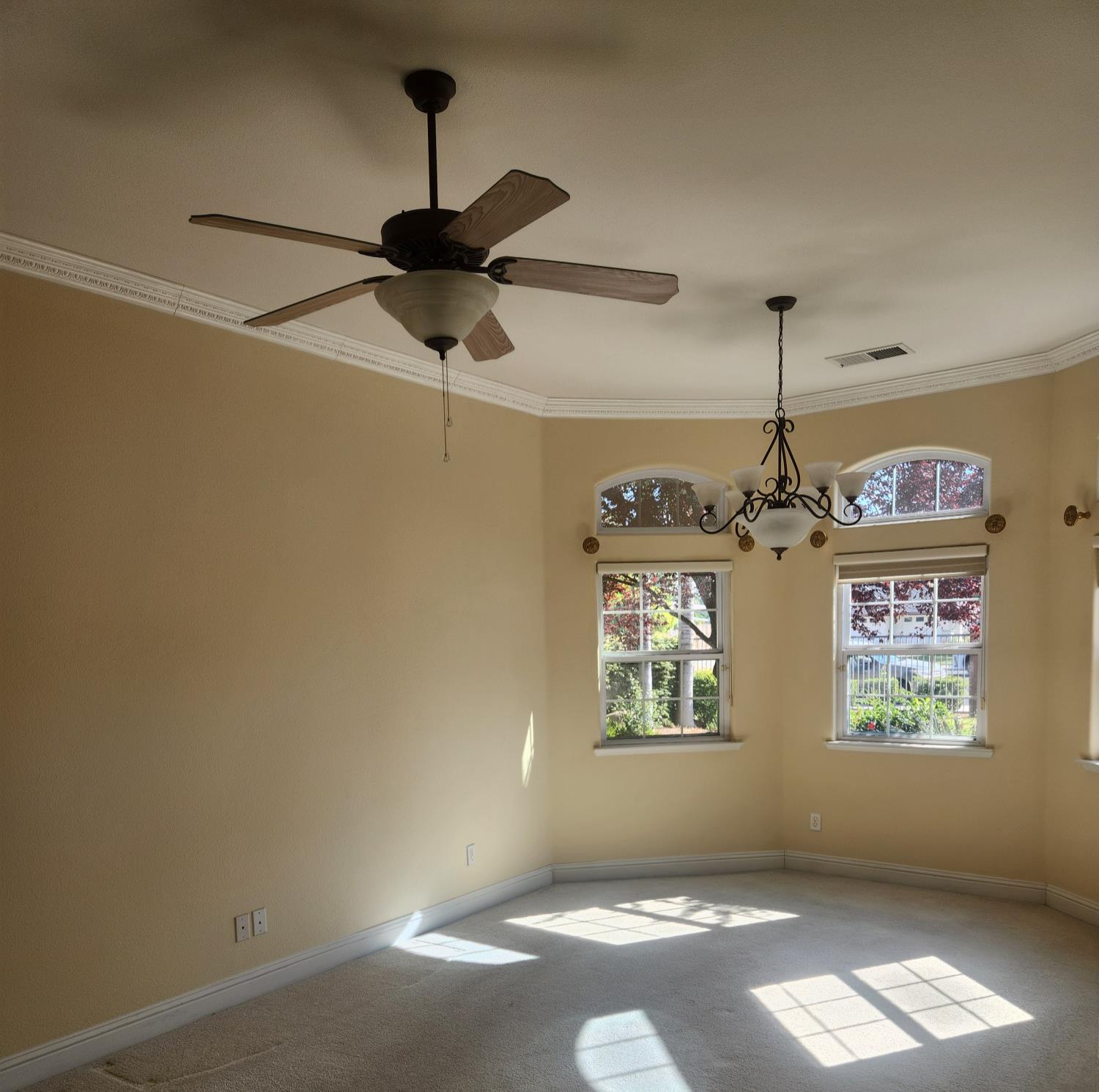 2684 Armstrong Ave, Clovis, CA 93611