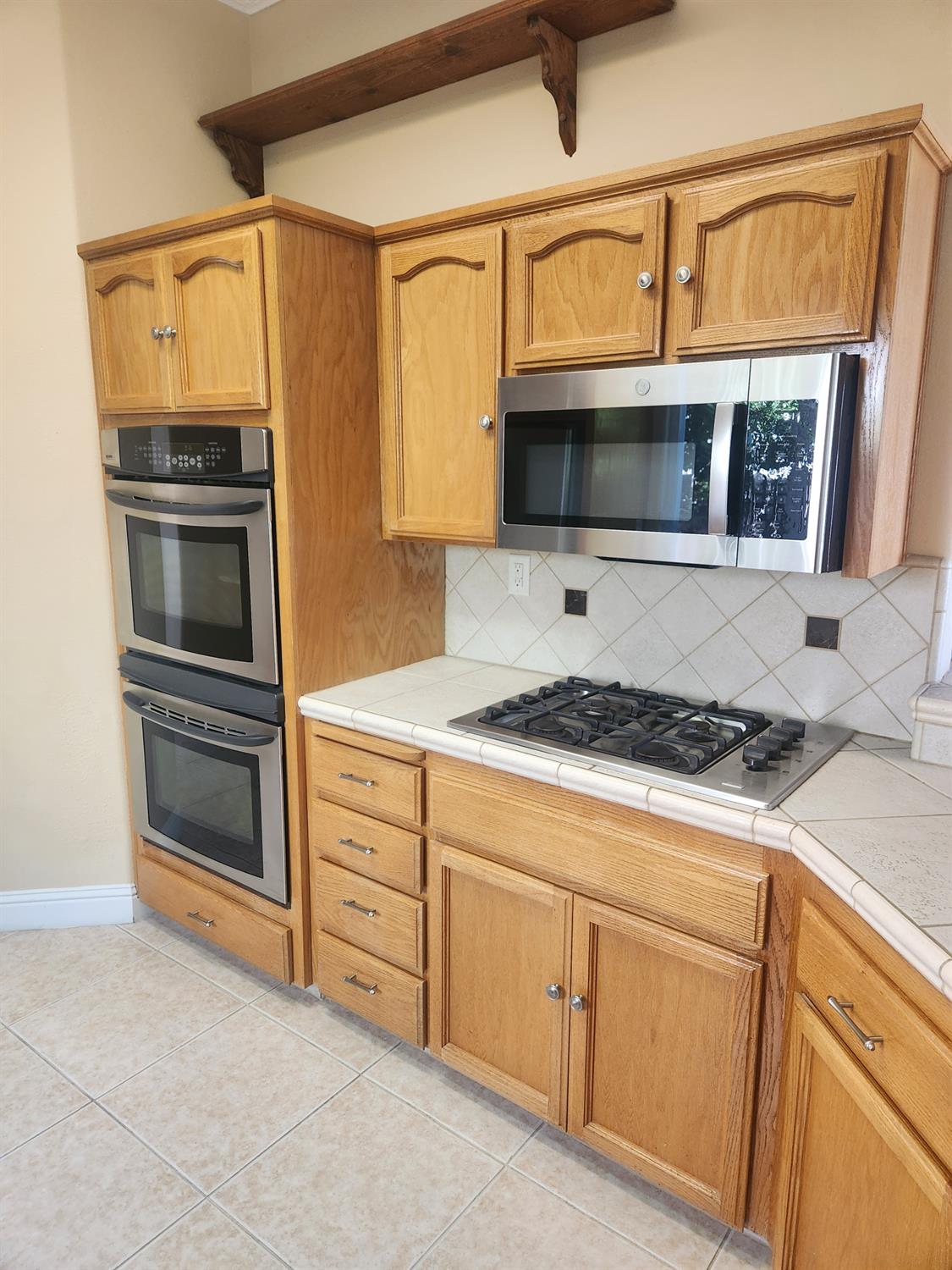 2684 Armstrong Ave, Clovis, CA 93611