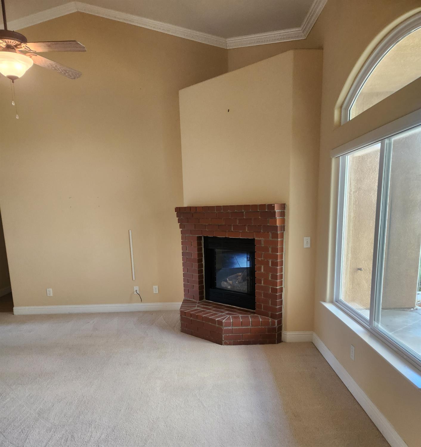 2684 Armstrong Ave, Clovis, CA 93611